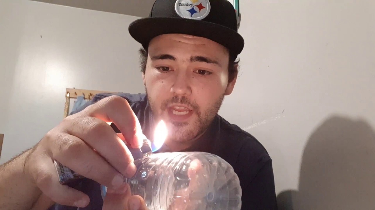 #MAKINGABONG #HOWTO #WATERBOTTLEBONG HOW TO MAKE A BONG REALLY FAST AND SIMPLE!!!