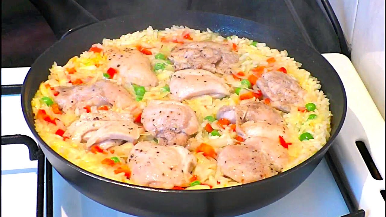 Потрясающее горячее блюдо для ужина! Рис с овощами и курицей в сковороде.