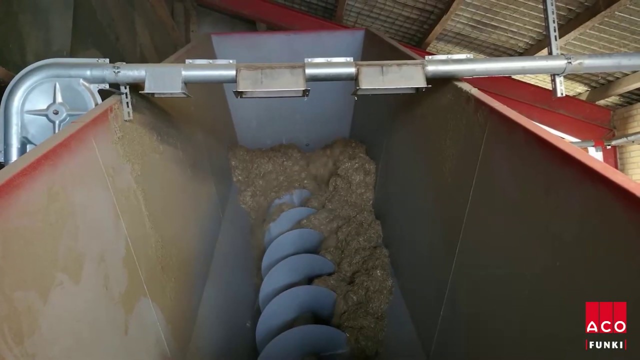 Straw bedding automatic