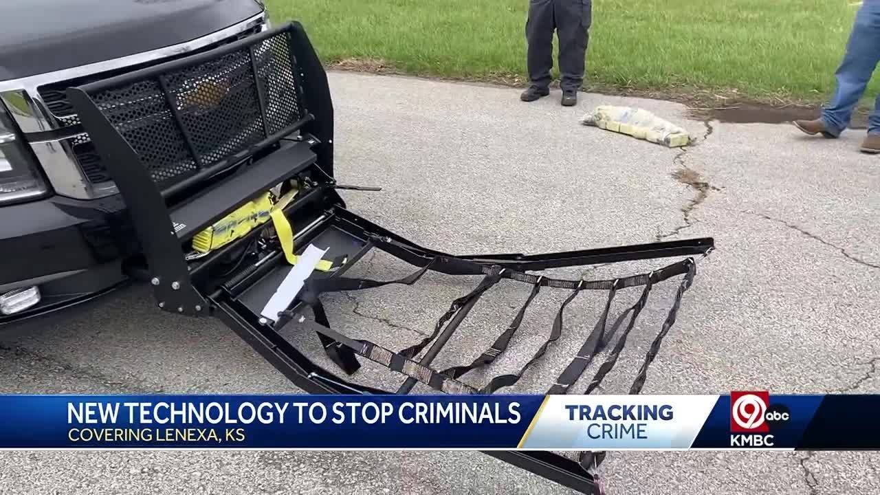 Lenexa Police showcase grappling technology