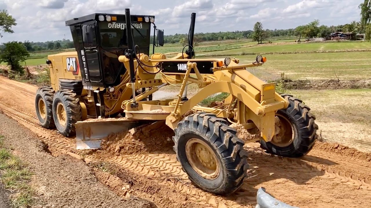 CAT140H VHP PLUS & CAT CS533E ตัดเกรดและบดอัดงานขยายไหล่ทางหมายเลข2210 น้ำปลีก-หัวตะพาน EP.1106