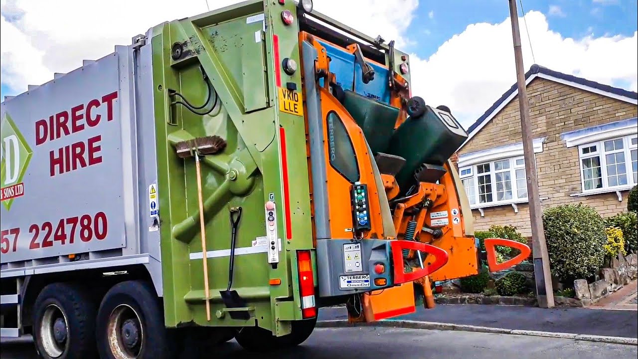 Mercedes Benz Econic Bin lorry on Garden Waste, LLE
