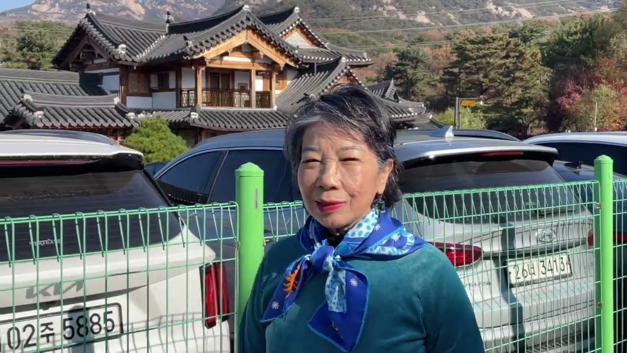 Bongpoomly --Mum-Eunpyeong Hanok Village/Nov2025