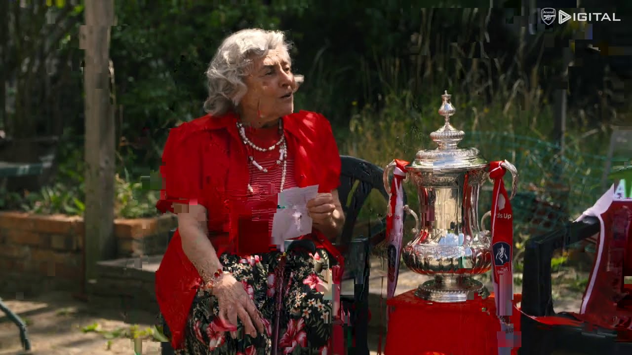 IT'S THE CUP?! | Arsenal legends shock fans with the Emirates FA Cup for the surprise of a lifetime