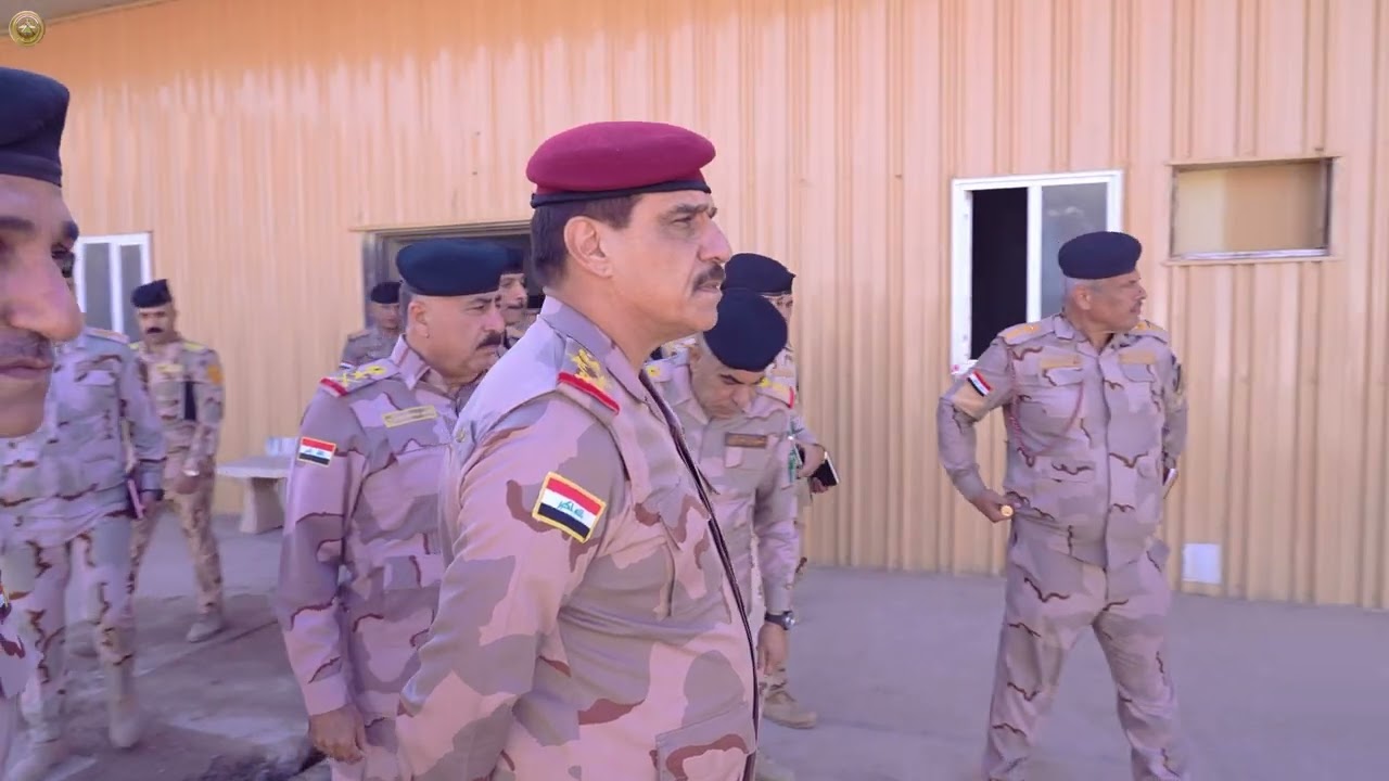 رئيس أركان الجيش يزور معسكر طارق ويحضر تمرين كتيبة المعدات الفنية الأولى (الردع الإلكتروني)