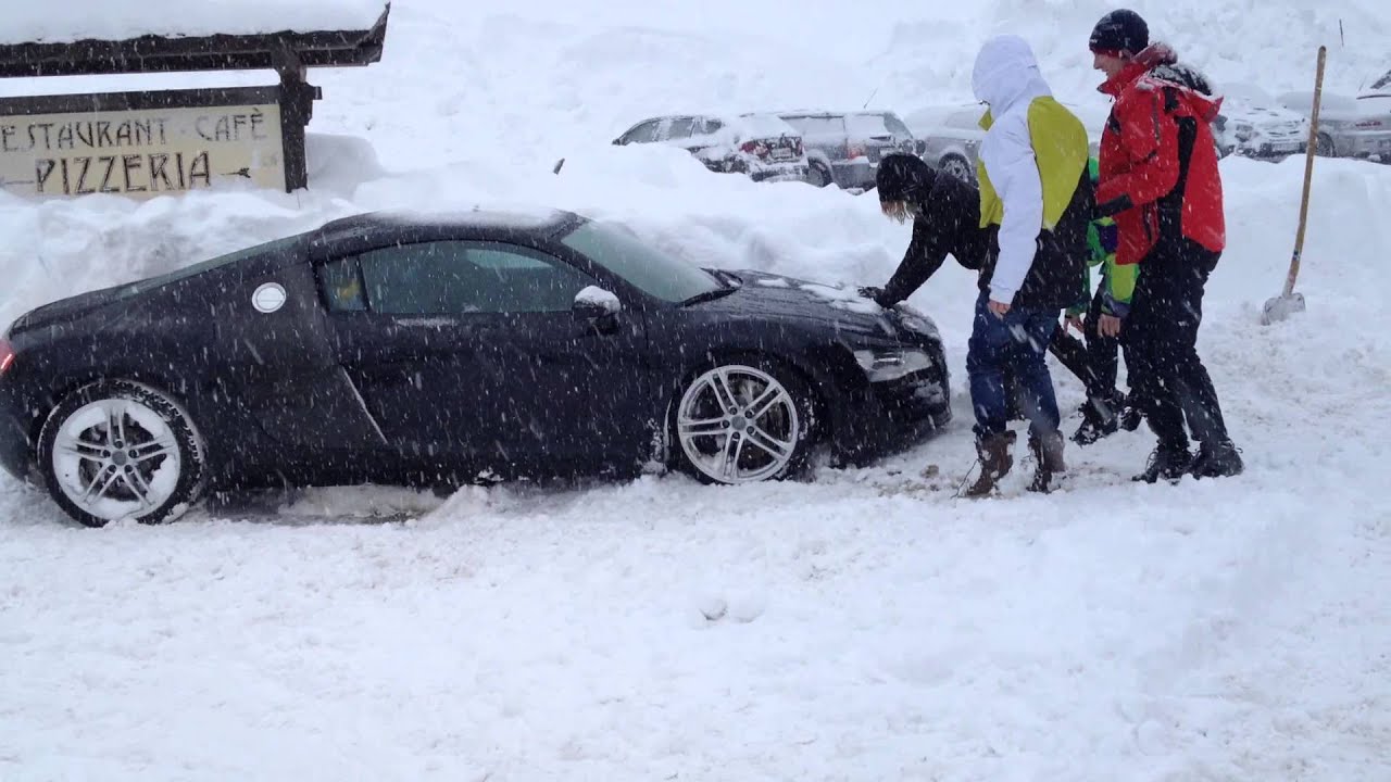 Audi R8 stuck in snow