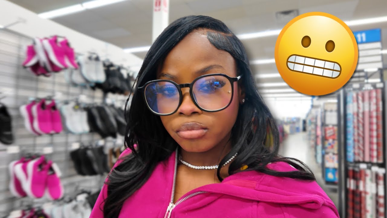 I Tried To Pay For Strangers Groceries… Went Wrong 😩 [ Vlogmas Day 5 🎀 ]