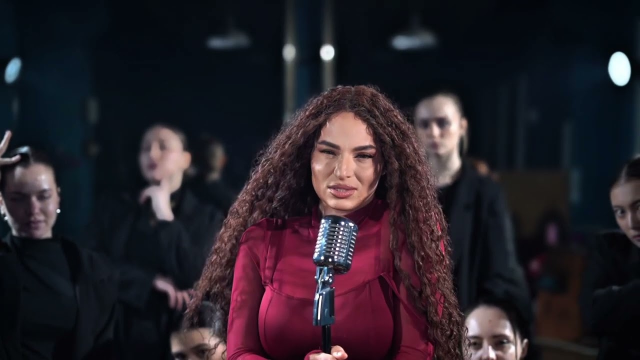 Jordan Arakelyan - SHAKE it girl ( official video )