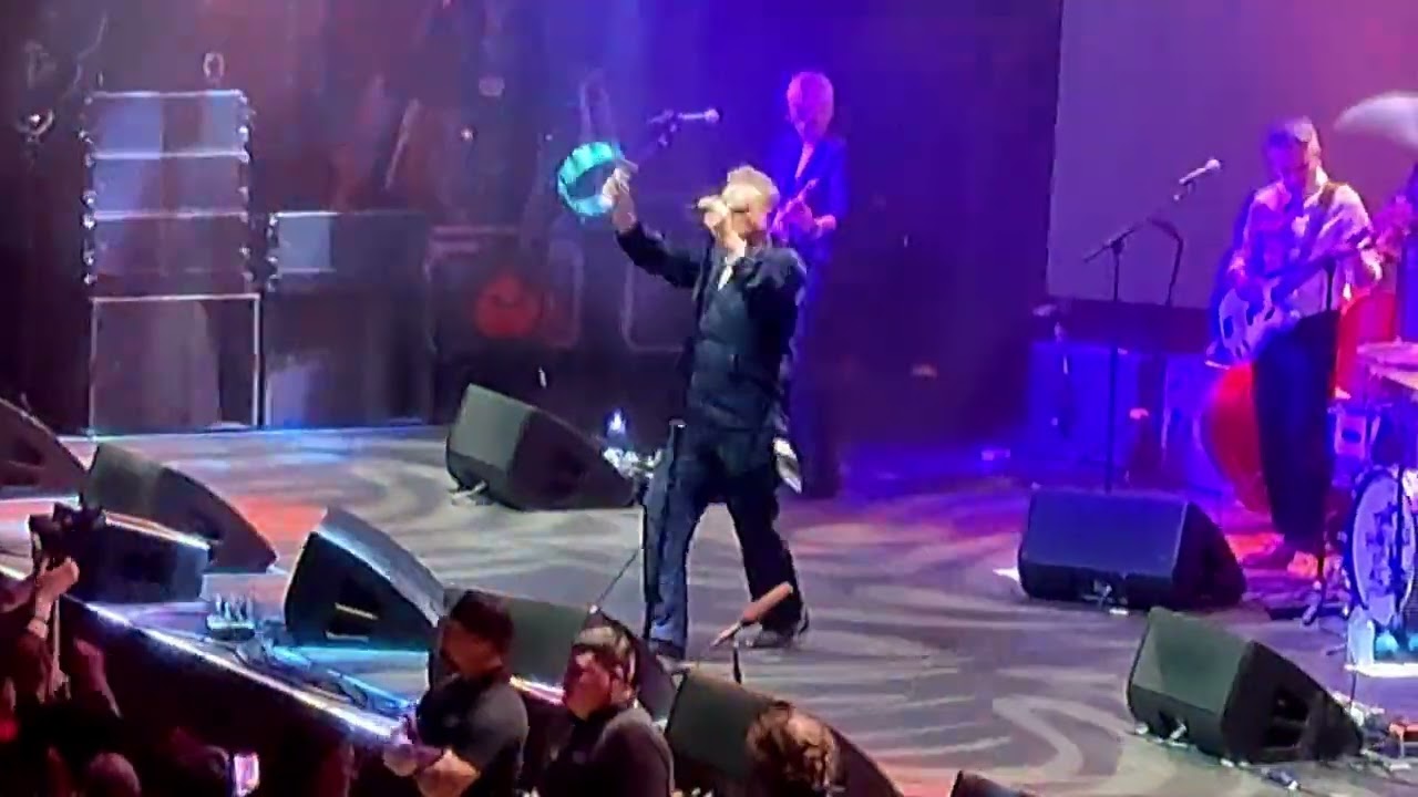 Morrissey - You're The One For Me, Fatty (December 31, 2024 - Hollywood Palladium, Los Angeles, CA)
