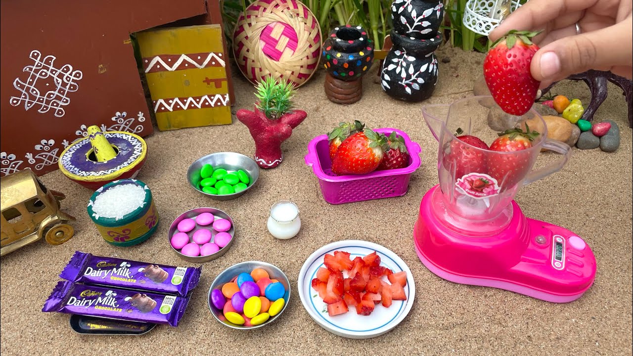 Miniature Strawberry Milkshake Recipe l Mini Cooking l Strawberry Milkshake Recipe l Mini Juicer l