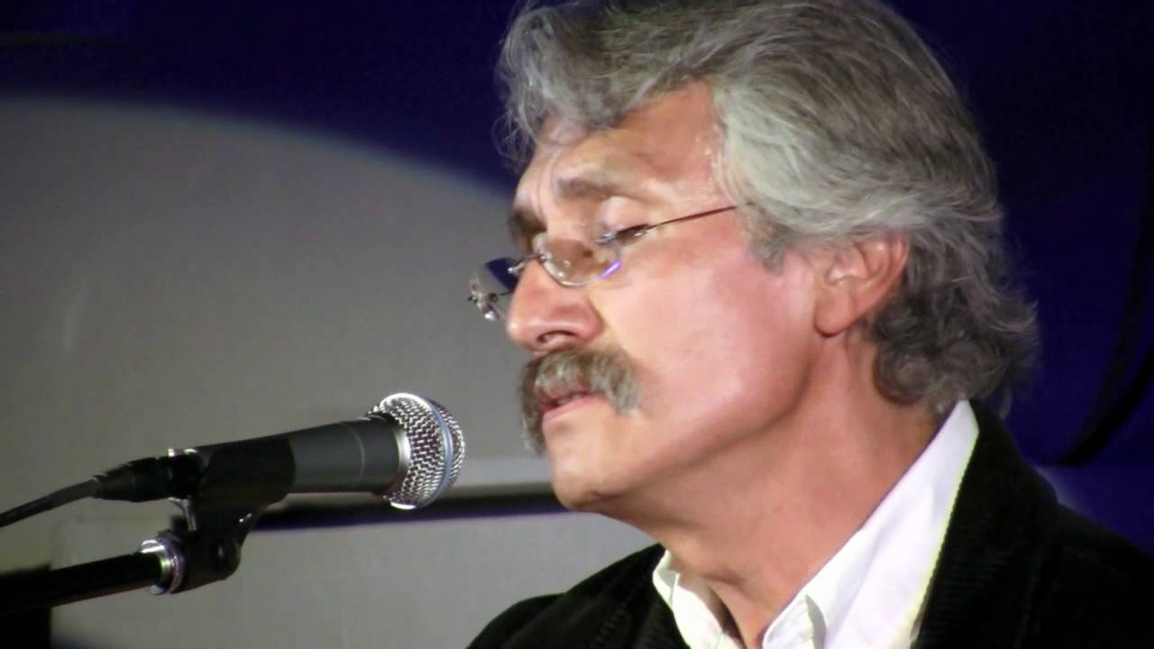 Carlos Arellano - Tomando Cafe