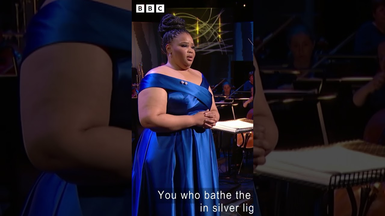 Nombulelo Yende  singing 