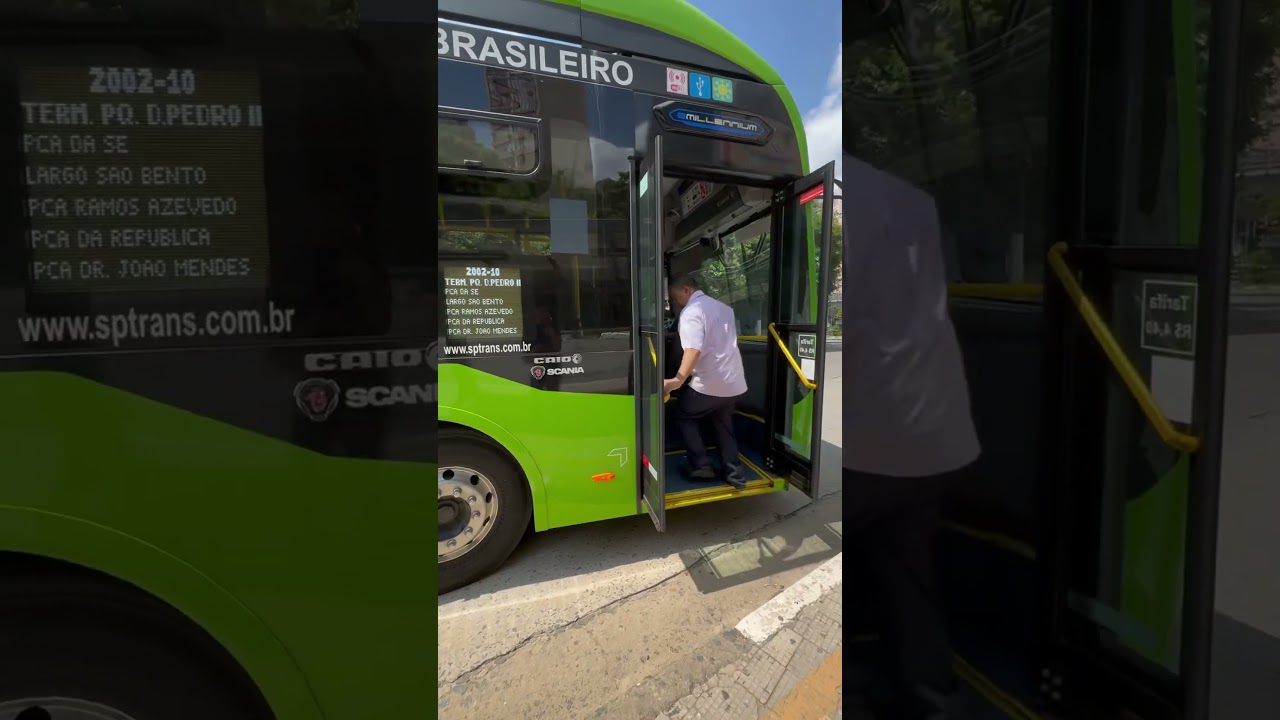Embarcando em um &ocirc;nibus el&eacute;trico no Terminal Bandeira