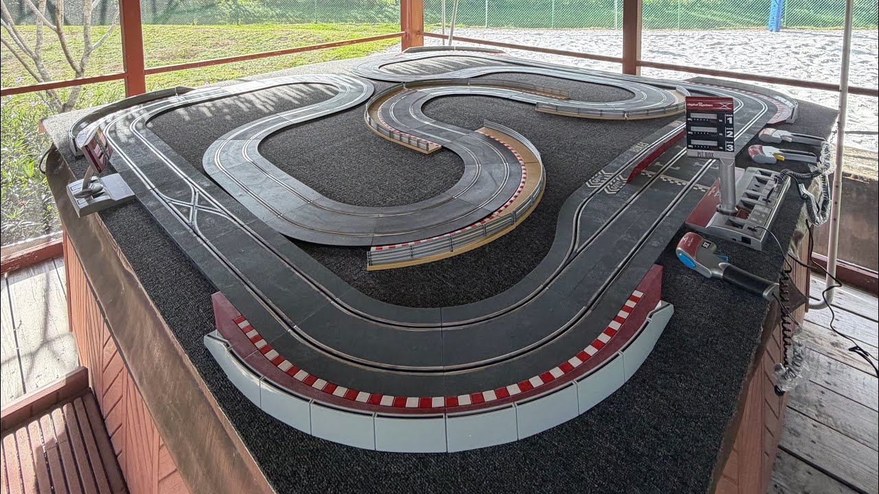 Kissing Cousins! SCX/Scalextric!