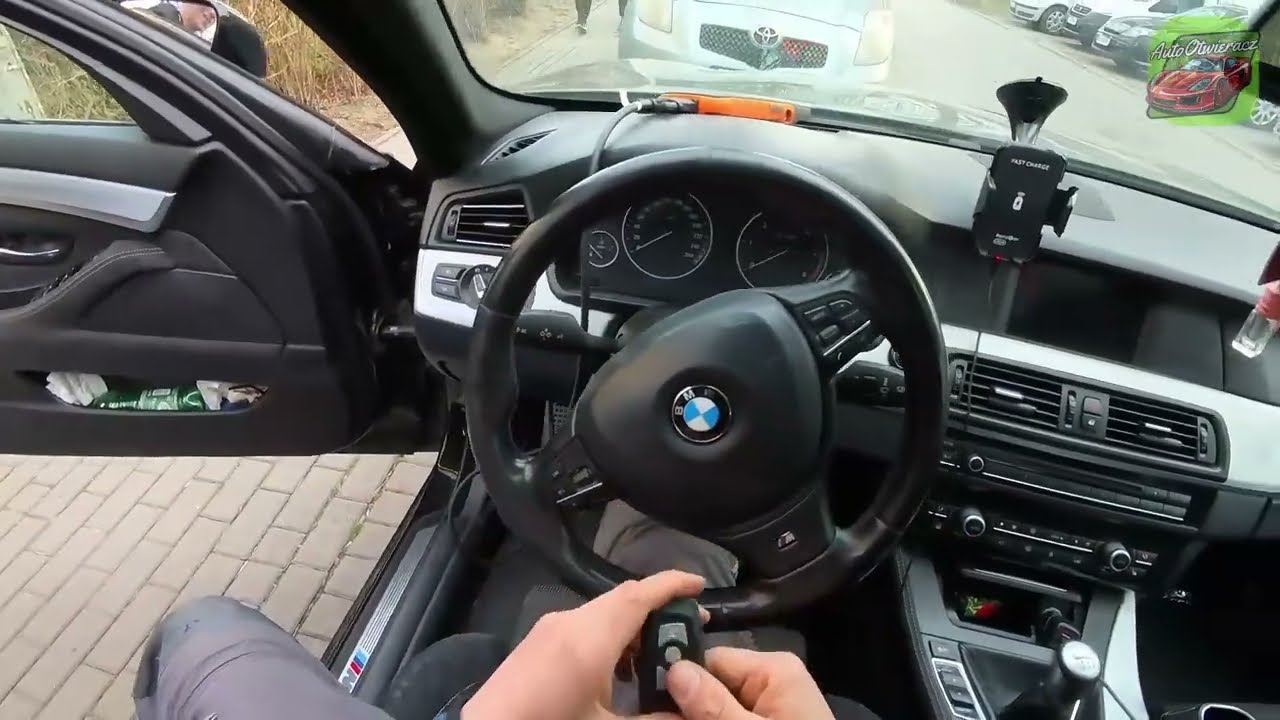Czy łatwo otworzyć zatrzaśnięte BMW sedan F10 klucze w bagażniku