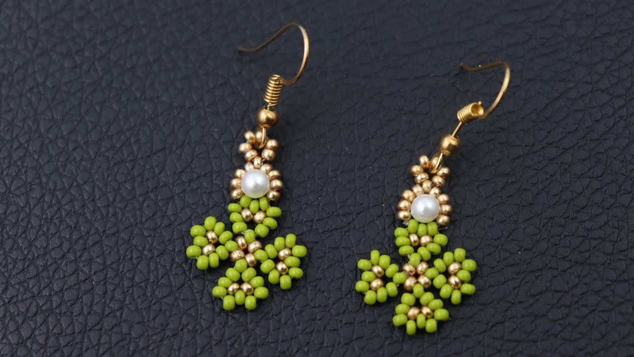DIY Clover🍀Bead Earrings//Seed Bead Earrings//Seed Bead Jewelry Making Tutorials//Beaded Earrings