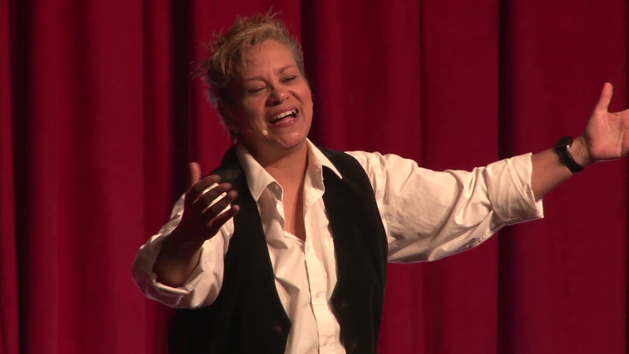 Recuerdos del futuro | Ana Corelia Fernández | TEDxPuraVidaSalon