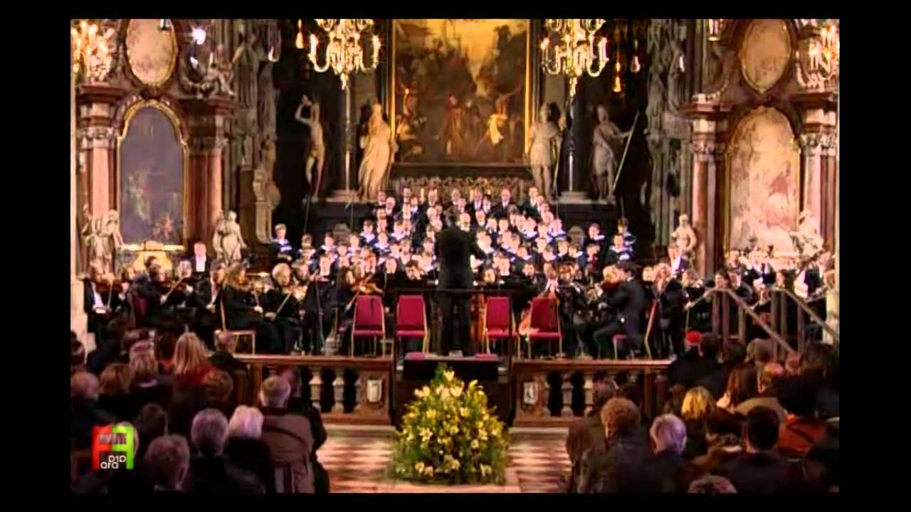 12.Wiener Sängerknaben - Ave Verum Corpus, K.618. ( A Mozart Celebration ).