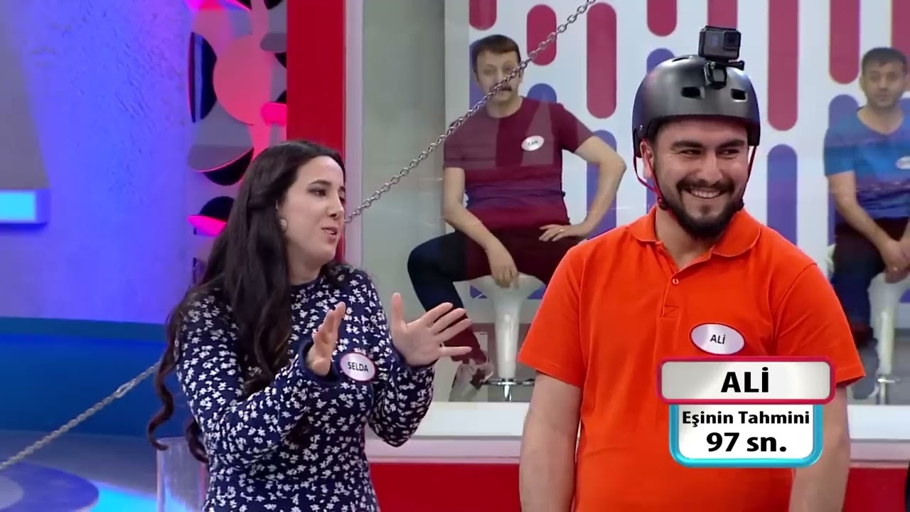 Düşen Kocasına Kahkahalarla Güldü! | Yaparsın Aşkım