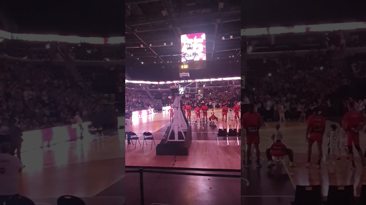 je suis au match de basket Orl&eacute;ans VS AMSB