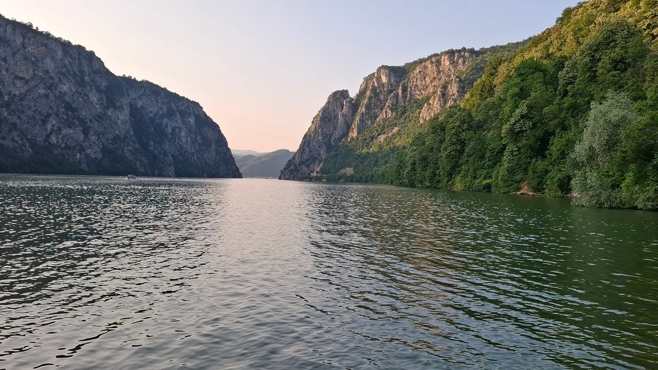 Danube River Views from Serbia 🇷🇸 | Decebalus Rock Statue Across the Border 🇷🇴