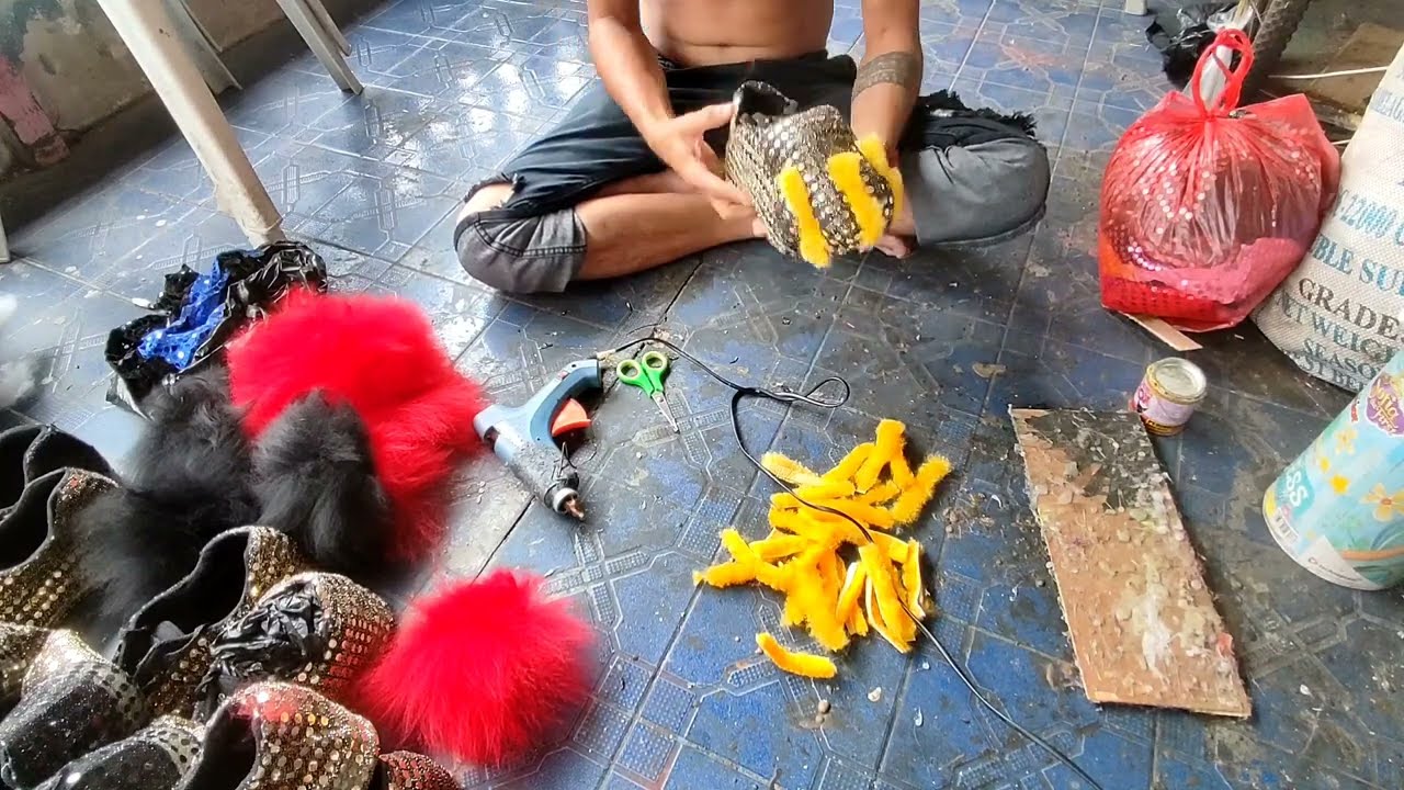 Proses pembuatan sepatu barongsai lion dance