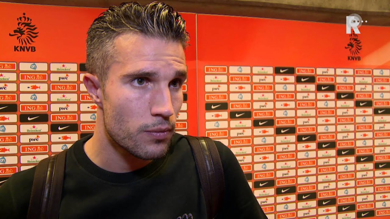Robin van Persie reageert op racistisch commentaar na Nederland - Letland