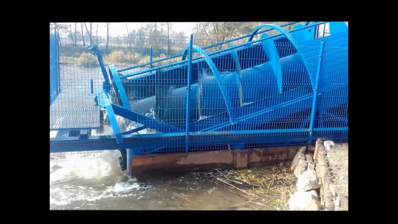 Archimedes screw turbine