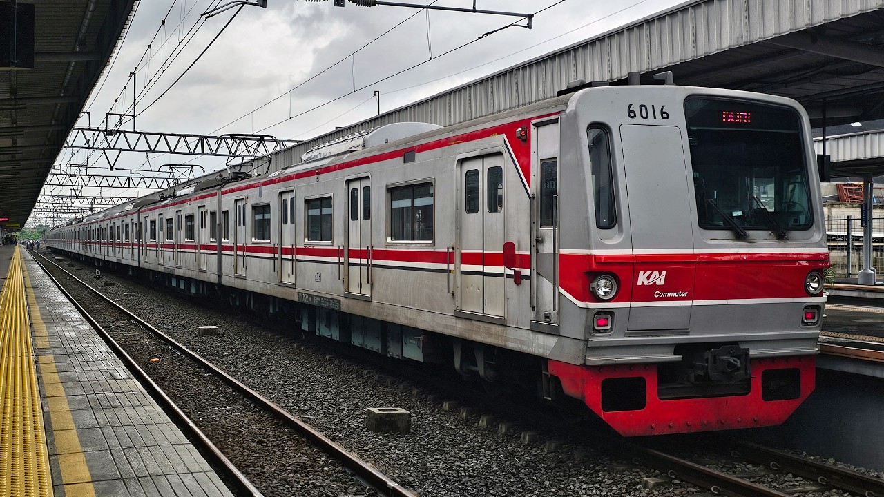 [4K] Stasiun Tangerang: Kompilasi Kereta JR 205, TM 6000 | KRL Commuter Line (2/3)