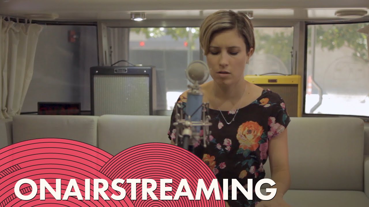 Missy Higgins - Everyone's Waiting | Live at OnAirstreaming
