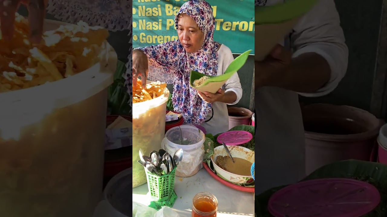 KULINER NASI PECEL PINCUK DAUN JATI TERENAK DI DPN STASIUN NGANJUK ‼️