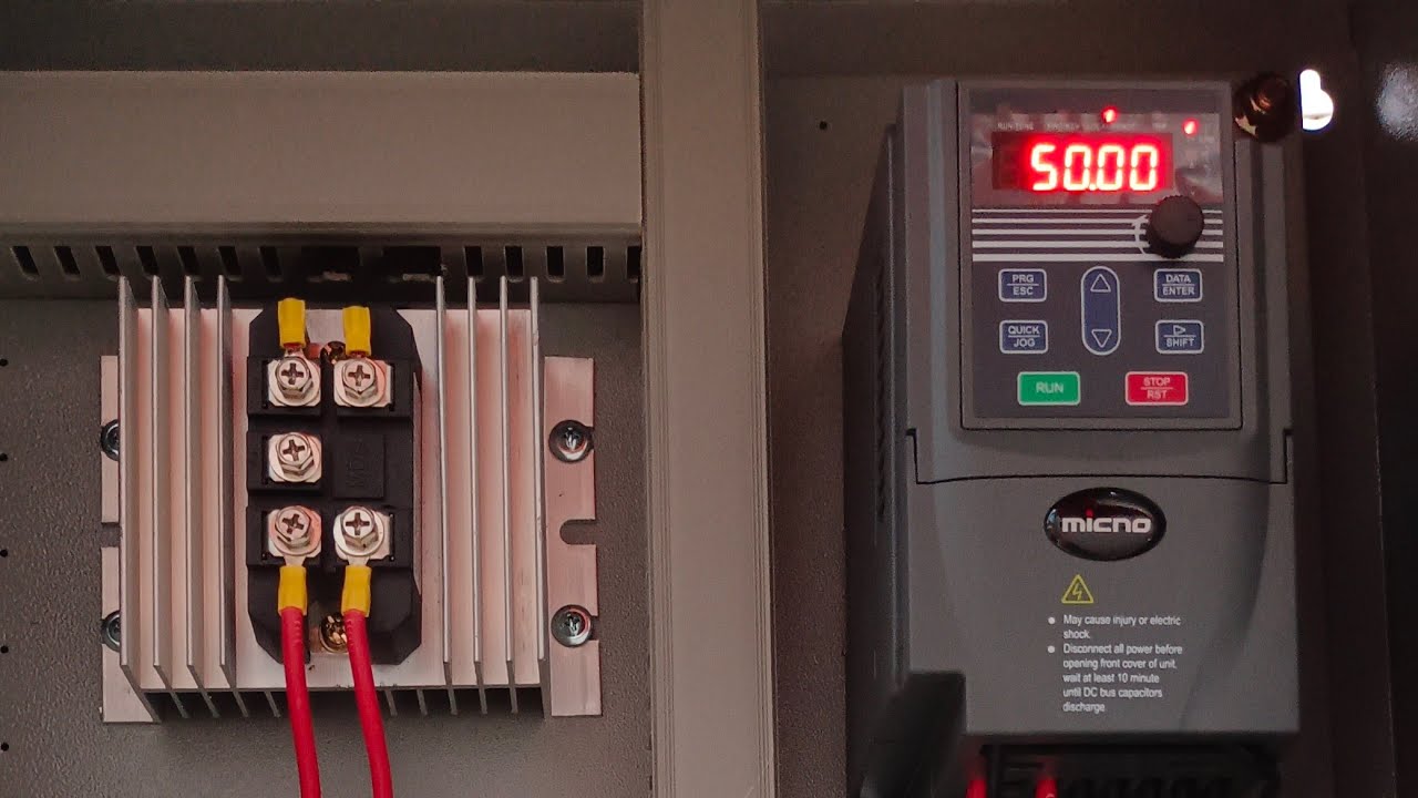 Micno อินเวอร์เตอร์ปั้มน้ำโซล่าเซลล์ ใช้กับปั้มไฟฟ้า 220v 1-1.5 HP