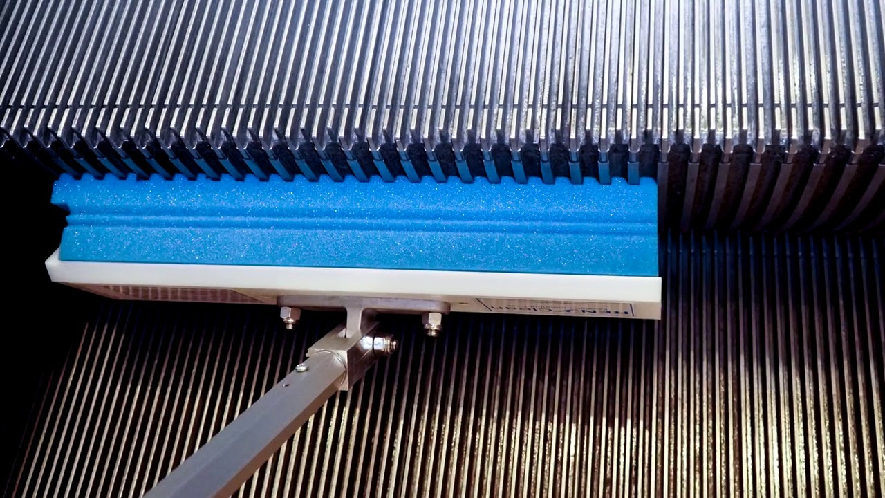 REN-Clean Escalator Riser Cleaning
