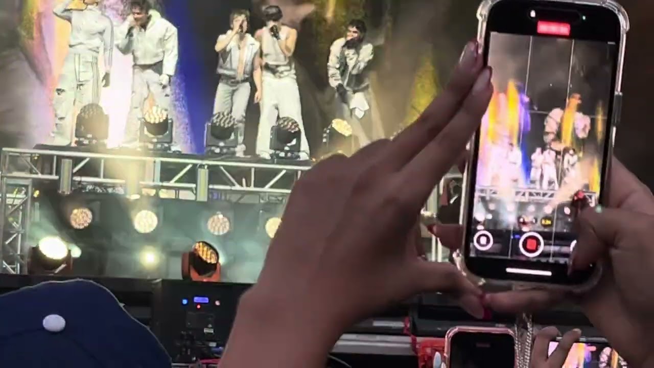 CD9 “Vuelves” Tecate Emblema