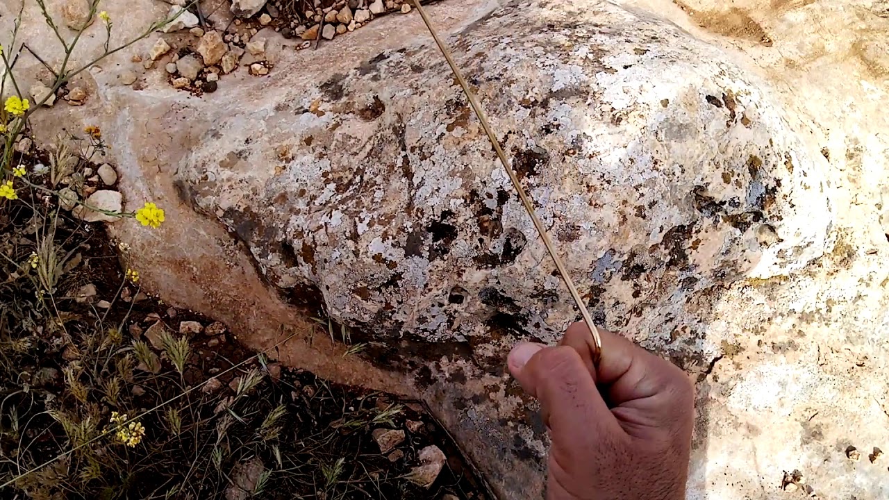 كنوز ودفائن افحص الران واكد وجود الذهب وبعدها اكسرو والله يرزق الجميع looking for gold in rocks