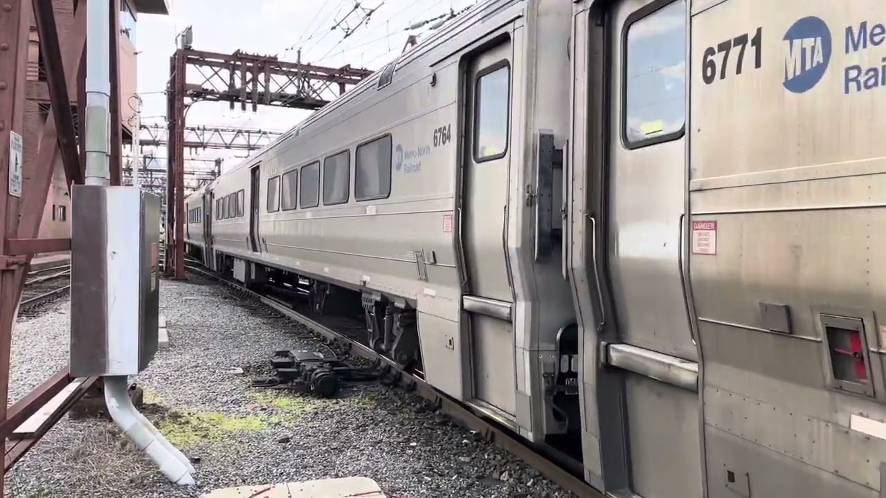 Metro North Railroad: Train Of Comet Vs with EMD F40PH-3C #4910 Entering Hoboken Terminal From Yard