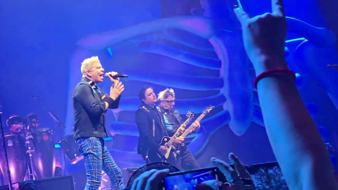 The Offspring - Crazy Train (Ozzy Cover) (Live) (OVO Hydro, Glasgow, 18/11/2025)