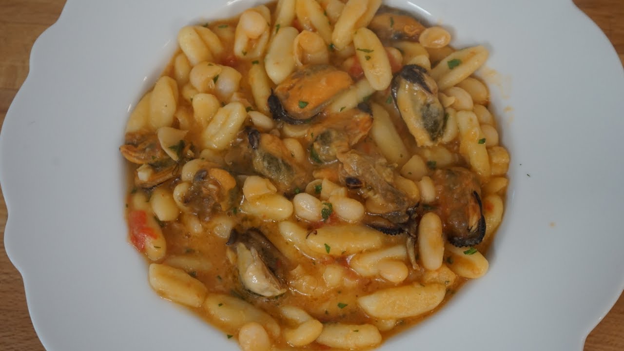 CAVATELLI FAGIOLI E COZZE – la ricetta tipica barese cucinata dalla nonna