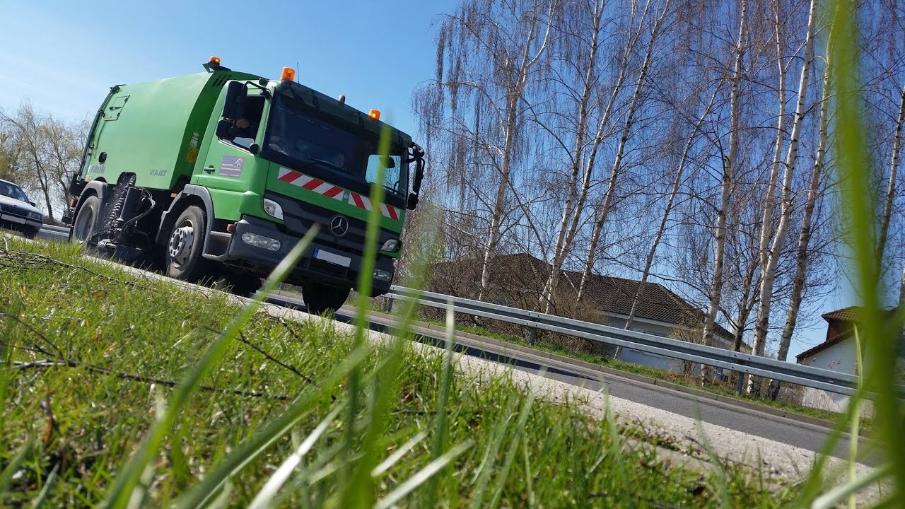 Streugut beseitigen mit Mercedes Benz Atego und FAUN Viajet