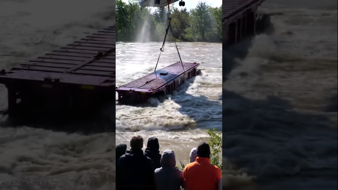 Helicopter Rescue Truck from Floods - Incredible Scene #floodrescue #incredibleindia #rescue