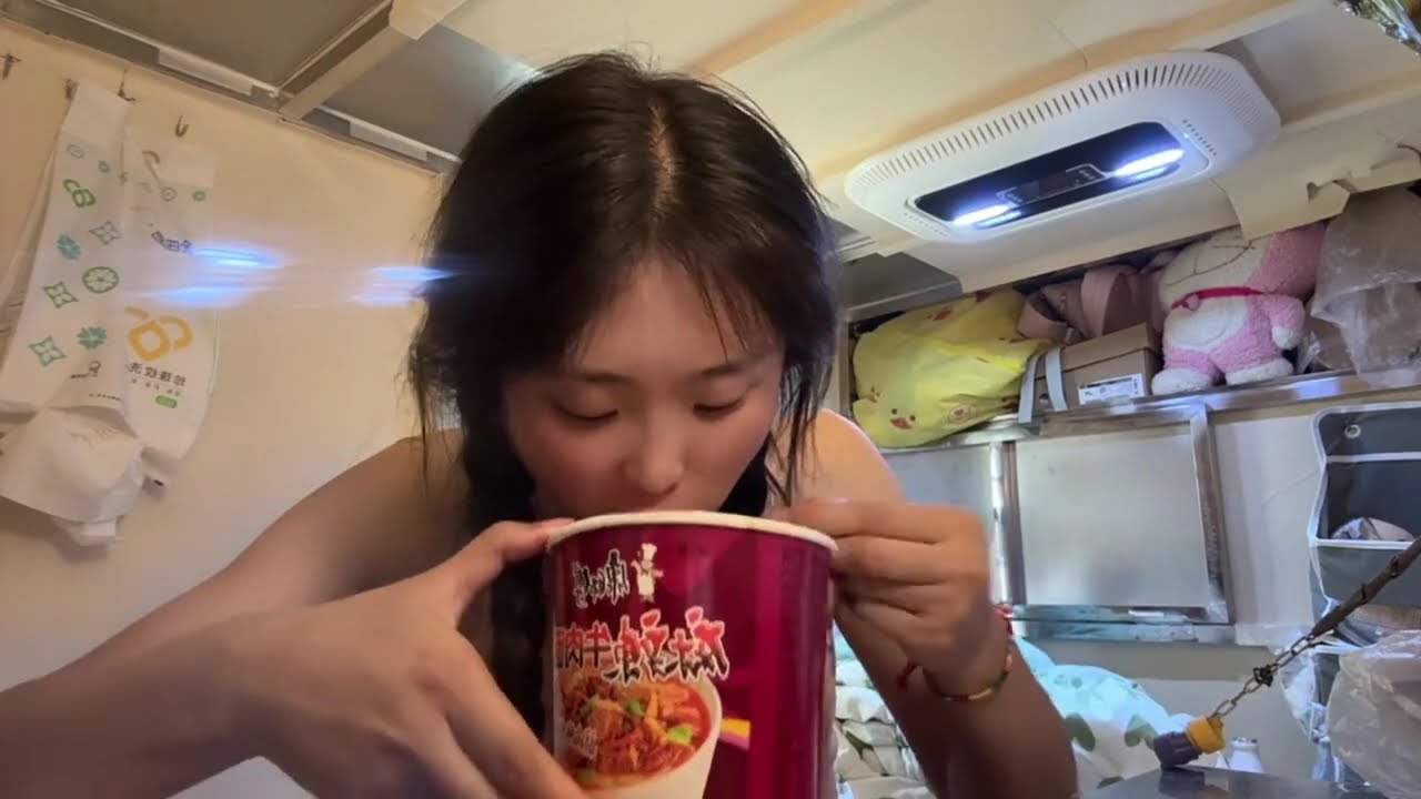 一人一车自由之旅&hellip;&hellip;#vlog我的日常生活 #一个人的旅行 #自驾游 #奥利奥玩真的 #女生自驾