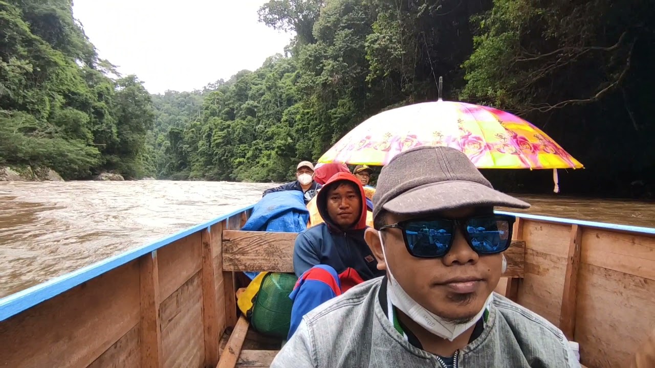 Perjalanan dari Mentarang menuju Long Berang, Kecamatan Mentarang Hulu.