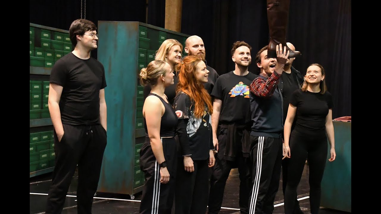 SONG: Stap Één I Kinky Boots