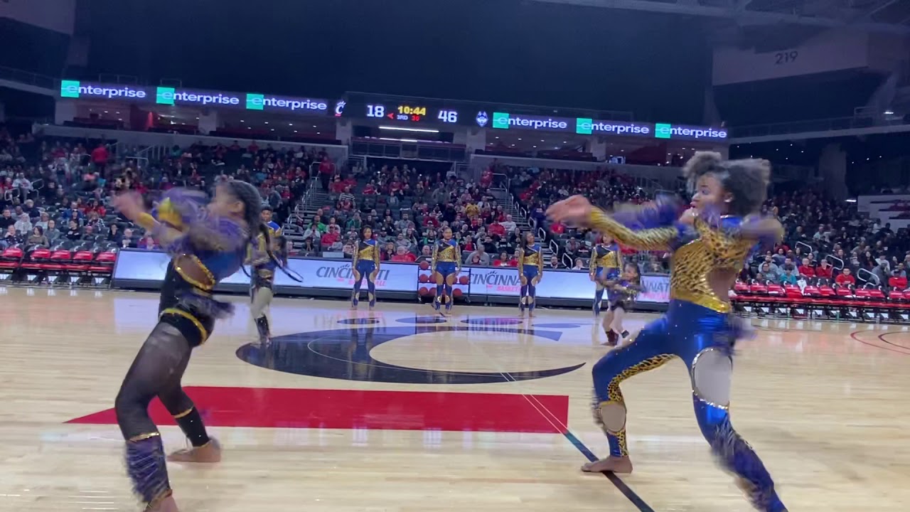 Black Ice at Uc women game