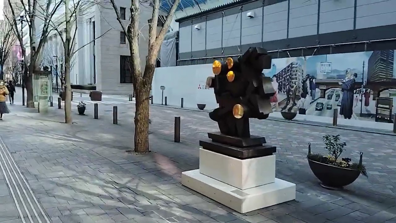 3月8日、愛する、渋谷区立笹塚中学校に送る、笹塚が好き、笹中も好き、晴れ間の丸の内並木通りあたりを望む、