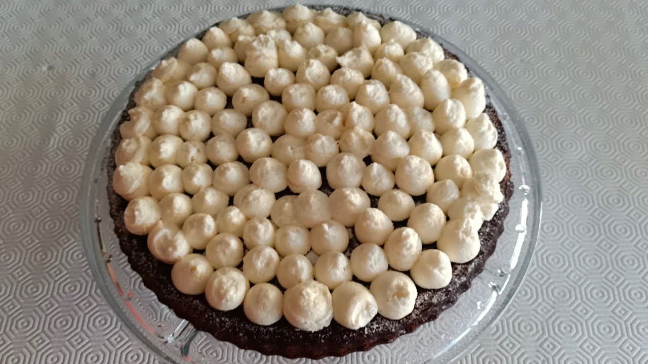 Crostata morbida al cacao con crema panna e mascarpone