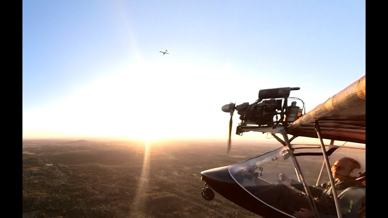 Fliegertreff am Himmel zum Sonnenuntergang 2x C22