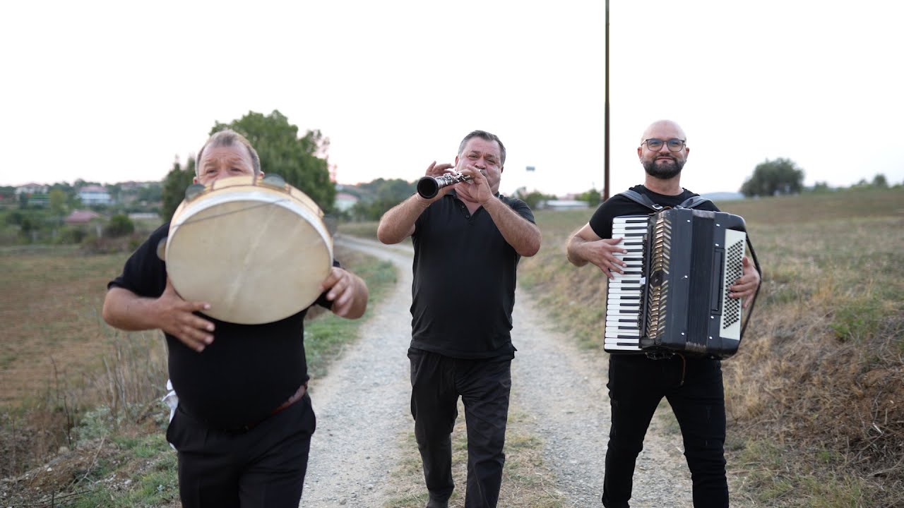 Hyrje  e bukur e sazeve ne Belsh - Vathi Fejza , Nardi Zena, Lushi Fejza