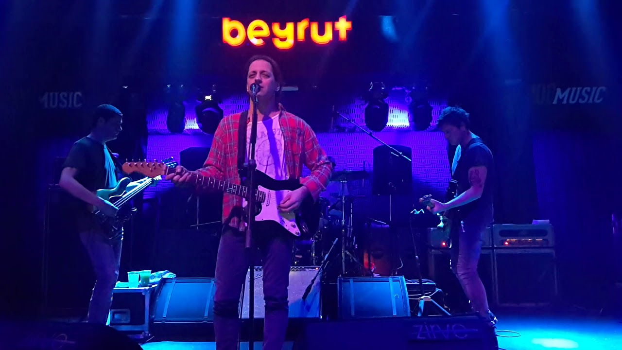 DUMAN SAHNEYE ÇIKIŞ YALAN KONSER 18.11.2017  İSTANBUL KARTAL BEYRUT PERFORMANCE