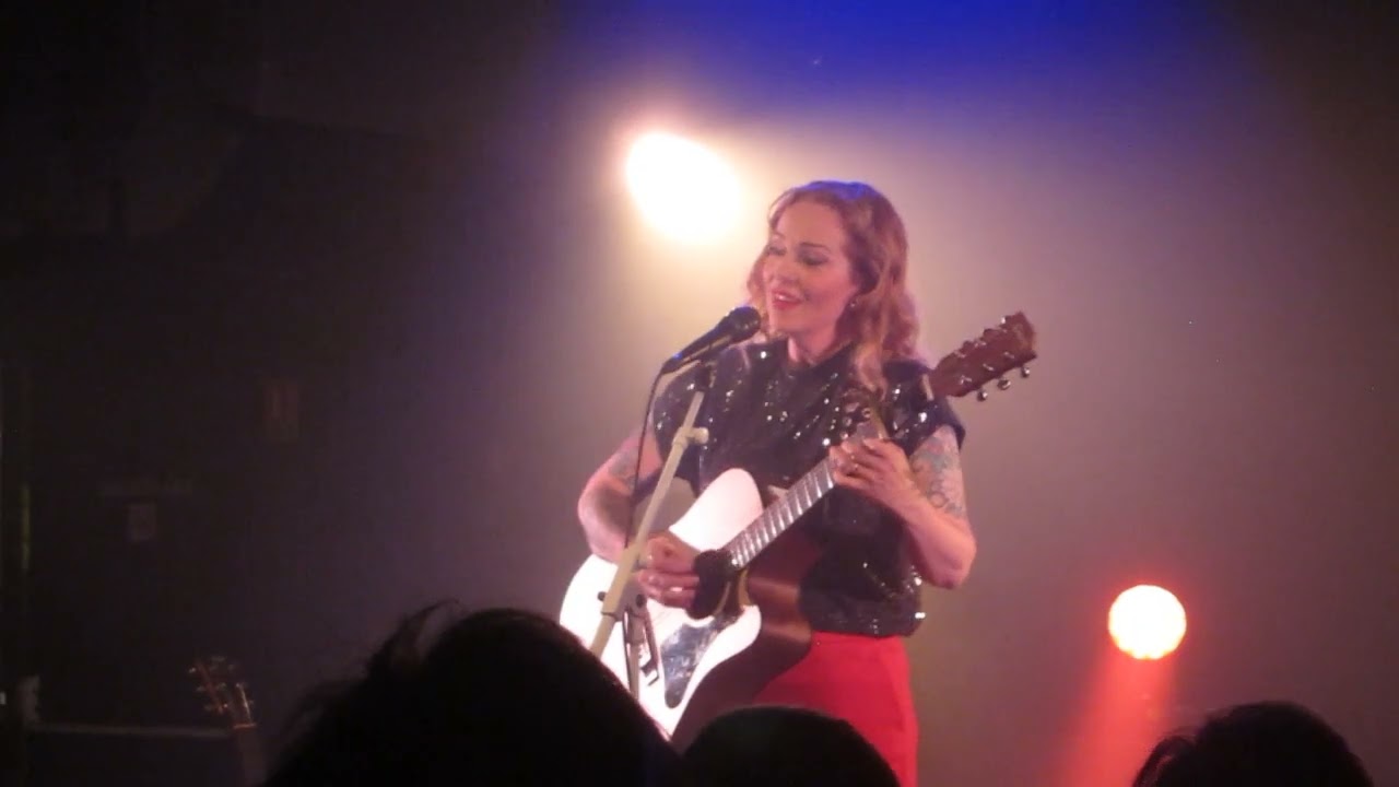 ANNEKE VAN GIERSBERGEN - Agape - Live @ Paris - Petit Bain (04/2022)